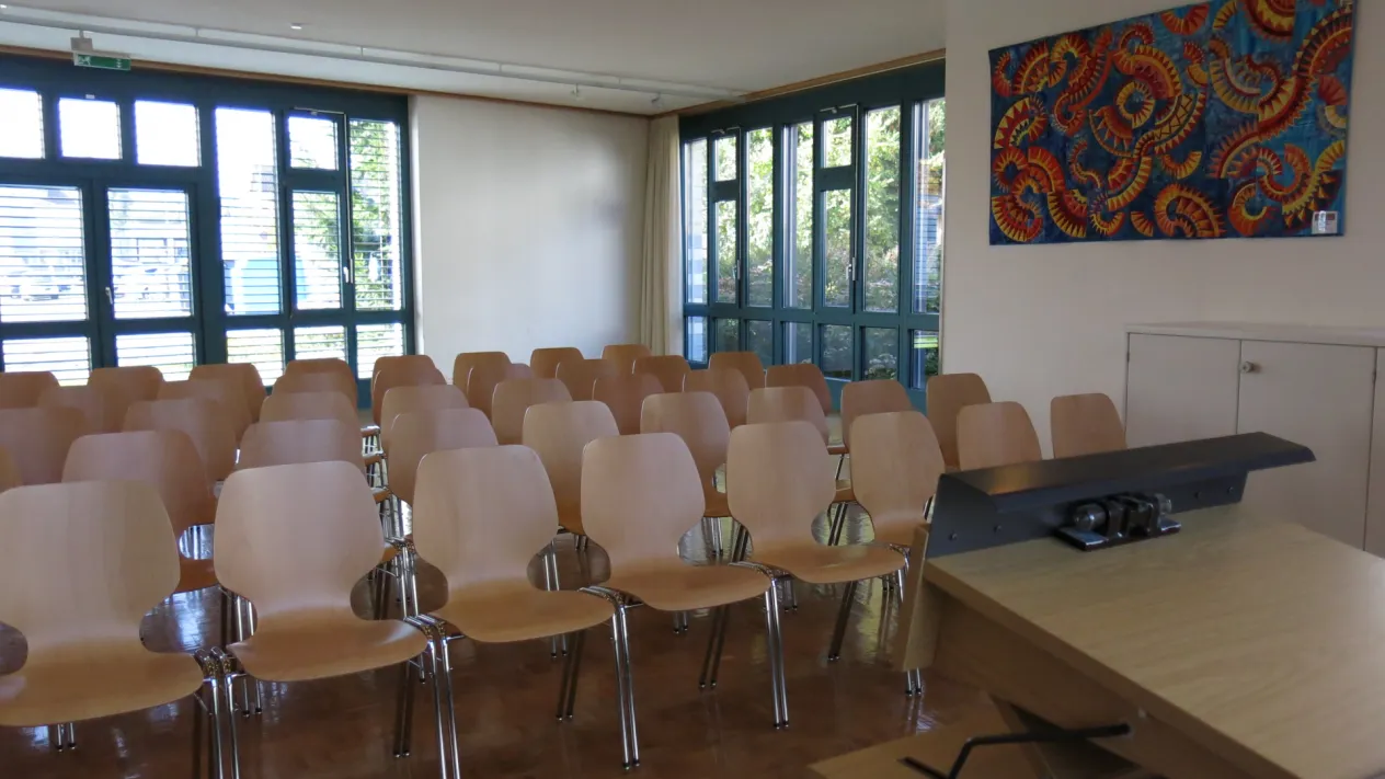 Konferenzbestuhlung (Foto: Susanne Warmers) Konferenzbestuhlung (Foto: Susanne Warmers)