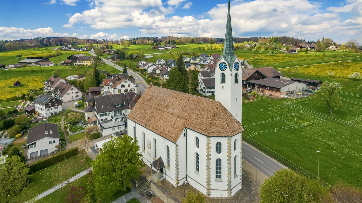 Kirche Hombrechtikon Vogelperspektive