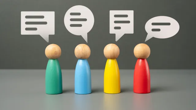 Gemeinde im Gespräch (Foto: Maja Ramsauer) Gemeinde im Gespräch (Foto: Maja Ramsauer)